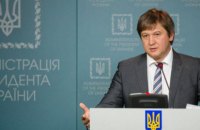 Санкции Украины против России будут продолжены, но визовый режим вводиться не будет, - Данилюк