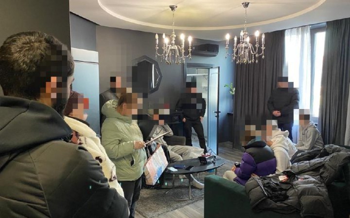 Перед судом постануть організатор і двоє учасників "блогерських вечірок", які знущалися з дівчат