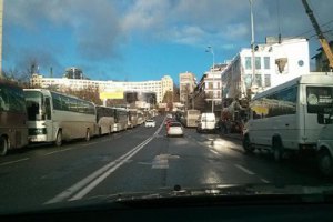 На Майдан привезли шесть автобусов с боксерами