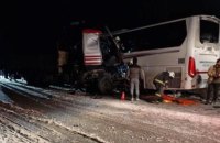 Автобус з українськими військовими потрапив у ДТП у Латвії