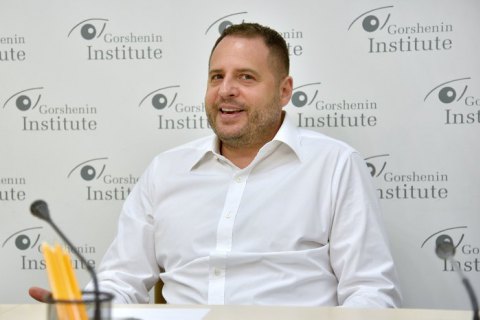 ​Помощник Зеленского Ермак объяснил задержку с возвращением из Омана закрытием воздушного коридора