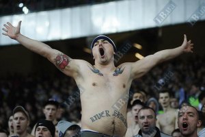 Киевский ОМОН "успокоил" московских фанатов в перерыве матча "Динамо"-"Спартак"