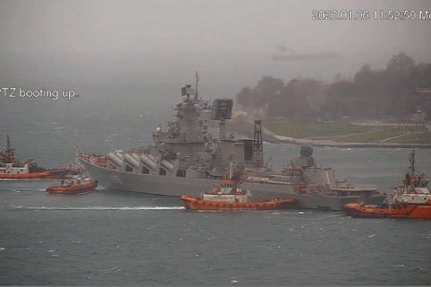 Российский ракетный крейсер "Маршал Устинов" не сумел пришвартоваться к пирсу в Стамбуле