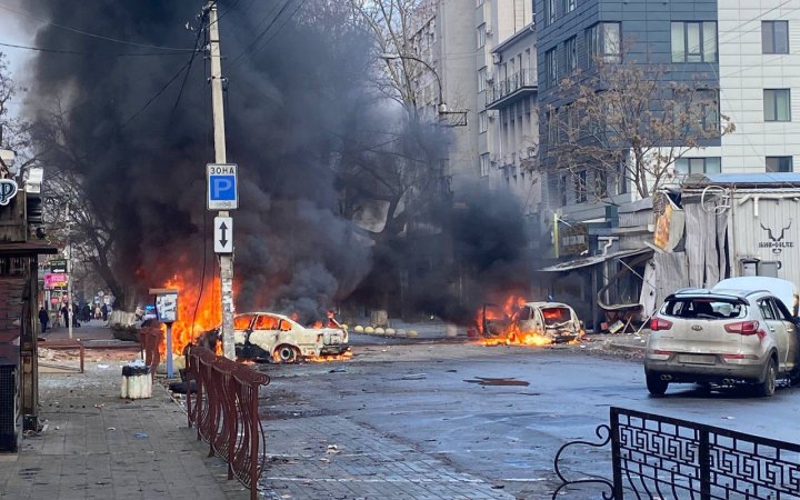 Росіяни обстріляли центр Херсона, щонайменше 8 загиблих (оновлено)