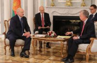 Лукашенко обсудил с Болтоном присоединение США к переговорам по Украине, - МИД Беларуси
