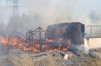 Унаслідок російського обстрілу на Харківщині виникли масштабні пожежі