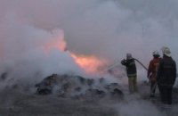 У передмісті Харкова загорілися ємності з бензином