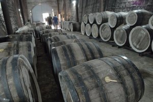 Неизвестная компания хочет купить долю в дистрибьюторе "Массандры"