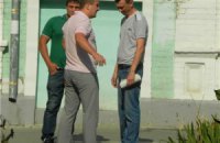 У бывших регионалов власти уже нет, а привычки остались