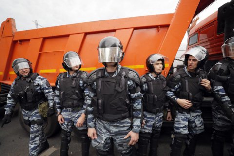 В Петербурге полиция пыталась вломиться в квартиры трех оппозиционеров