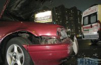 В Киеве водитель Mazda протаранил два автомобиля