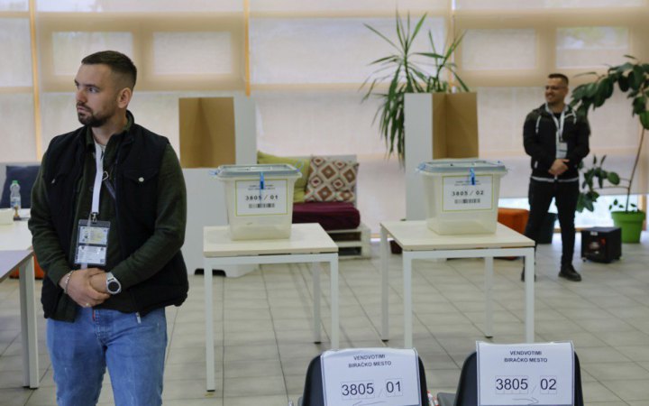 Серби на півночі Косово бойкотують референдум щодо усунення мерів-албанців