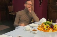 Яценюк: за границей отдыхать дешевле, чем в Крыму