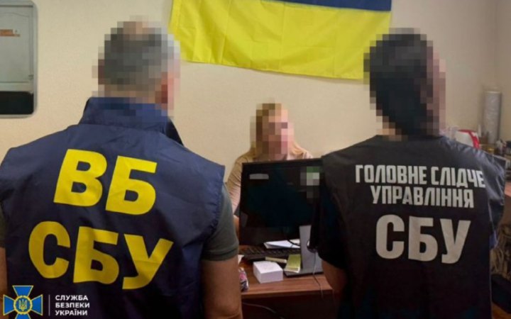 СБУ затримала свою співробітницю в одному з прифронтових підрозділів. Її підозрюють у роботі на ФСБ
