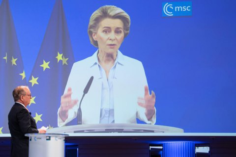 Главу Еврокомиссии раскритиковали в Брюсселе за отказ Зеленскому посетить Украину