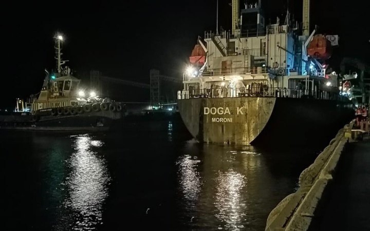З портів України вийшли ще п'ять суден з продовольством