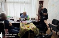 ​На Харківщині затримали п'яного посадовця Держгеокадастру, який вимагав у фермера 300 тисяч хабаря