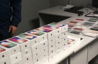В одесском аэропорту изъяли 43 контрабандных iPhone X