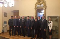 Луценко поехал в Латвию за деньгами украинских экс-чиновников