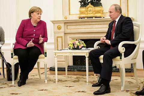 Меркель назвала саммит нормандской четверки "частично успешным"