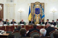 Янукович попросил правоохранителей передать “горячий привет” руководителям западных областей 