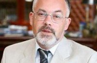 Табачник обнаружил поддельные дипломы