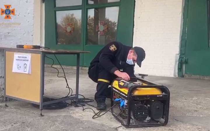 На Сумщині рятувальники допомагали громадянам подолати наслідки перебоїв з електропостачанням