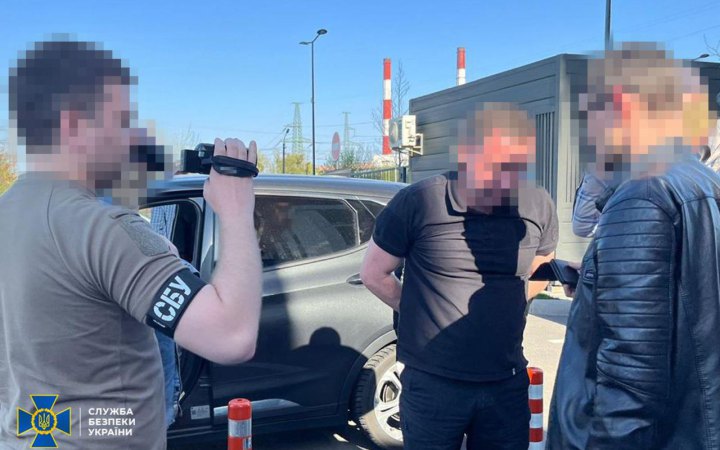 Затримали трьох високопосадовців митниці, які обкладали "даниною" імпортерів
