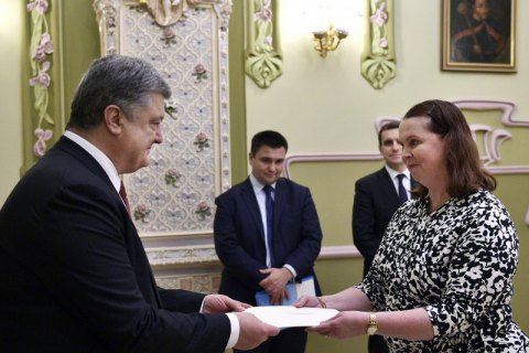 Порошенко принял верительные грамоты от послов четырех стран