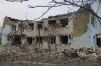 У Дергачах знов обстріляли міську раду, є загиблий і поранені