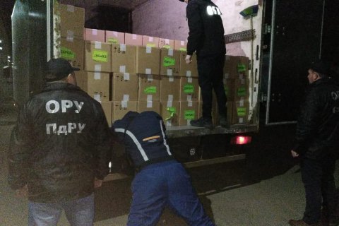 На трассе Киев-Одесса задержали грузовик с контрабандными сигаретами на 4 млн грн