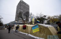 Поліція зайшла в наметове містечко біля Ради в пошуках Саакашвілі, відбулися сутички