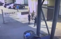 Нардепи Дмитрук та Куницький побили хлопця в центрі Києва