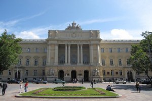 Кабмин присоединил Львовскую финакадемию к ЛНУ имени Франко