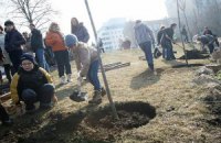 Попов приглашает киевлян на общегородской субботник