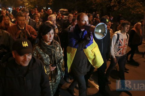 Поліція попросила мітингувальників під Радою перейти в Маріїнський парк
