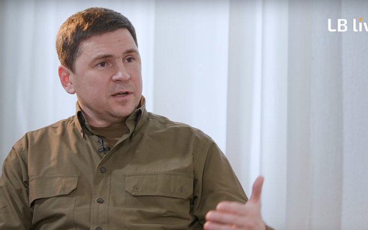 Подоляк: "О​купантам варто вчитися перепливати Дніпро, або залишити Херсон, поки є змога"