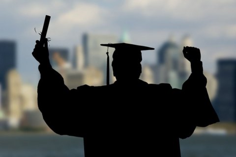Зеленський підписав закон про передвищу освіту