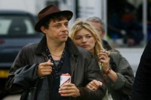 Кейт Мосс вышла замуж за гитариста The Kills