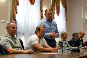 Кучма встретился с Зурабовым в Минске