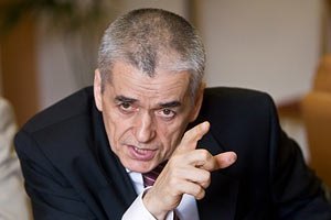 Онищенко заподозрил "Рошен" в ввозе конфет через Казахстан