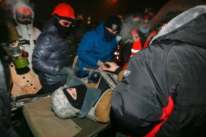 Раненых активистов призывают откликнуться для лечения за рубежом