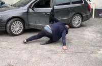 В Виннице патрульные задержали пьяного водителя, который не мог стоять на ногах и ползал по земле 