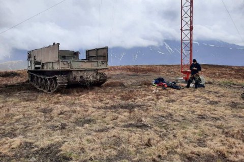 На мобильной вышке в Карпатах рабочего убило током