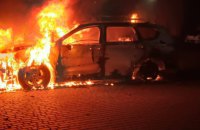 Російський дрон скинув вибухівку на цивільне авто у Херсоні
