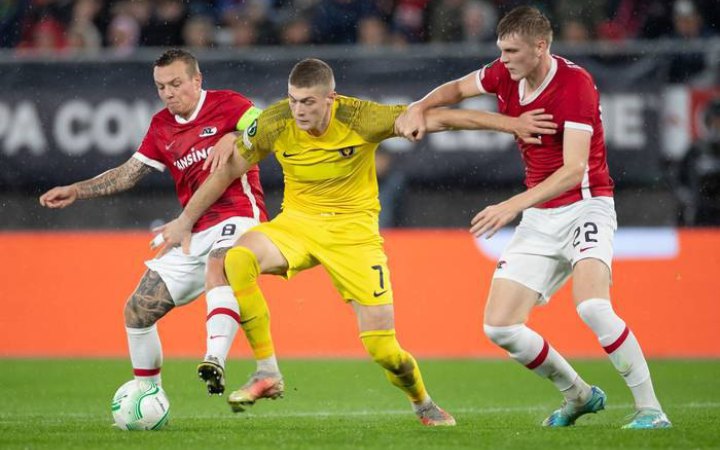 "Дніпро-1" програв АЗ і залишився на другому місці у групі Ліги конференцій УЄФА
