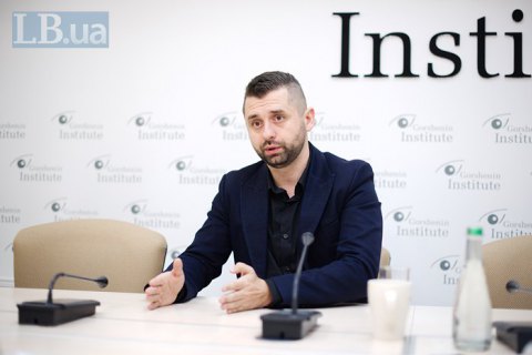 Законопроєкту про статус Донбасу не існує в природі, - Арахамія