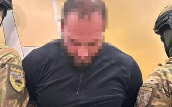 На Київщині трьох чоловіків підозрюють в підготовці замовного нападу з кислотою