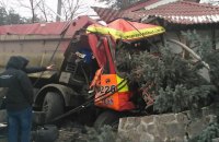 Под Киевом грузовик въехал в ресторан