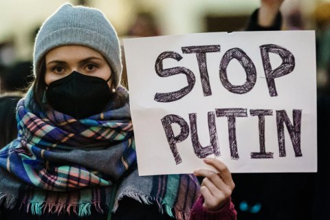Кремль переходить до нової стратегії та зосередить увагу на півдні і сході України, - WSJ